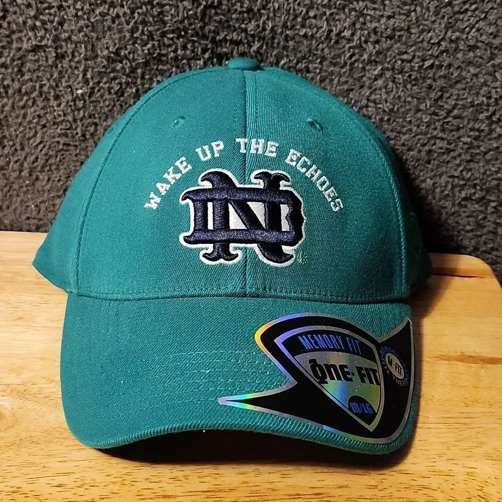 Top of the World Notre Dame Irish L/XL Stretchfit Hat - New